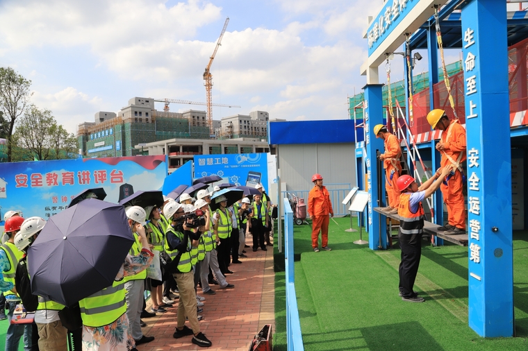 深圳市建筑工務(wù)署舉辦新時(shí)代政府工程智慧建造公眾開(kāi)放日活動(dòng)_5